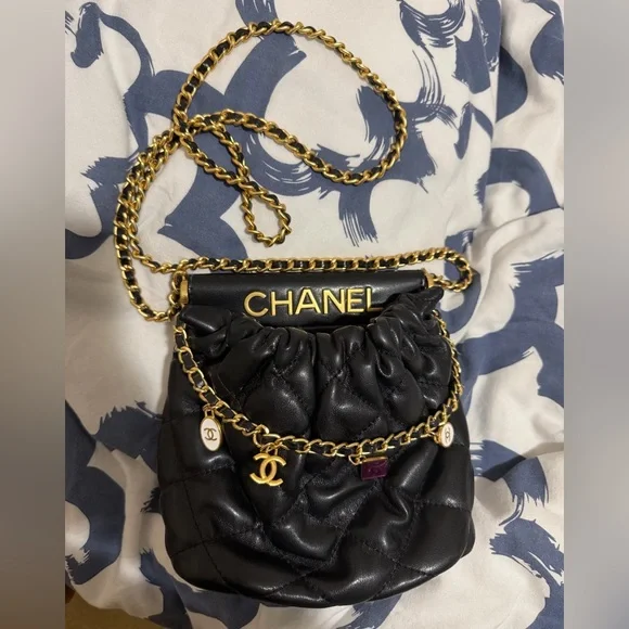 GWP CC Black Quilted Vegan Leather Drawstring Crossbody with Gold Chain and Logo - Picture 1 of 8